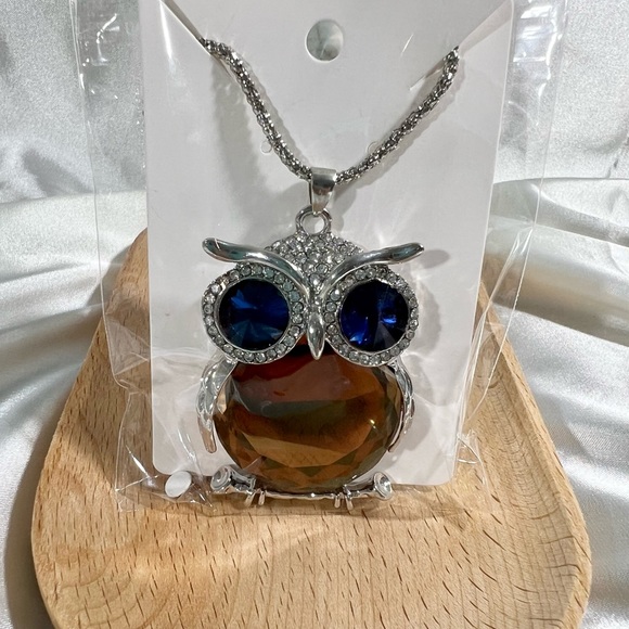 Owl Brown & Blue Necklace - Picture 2 of 3